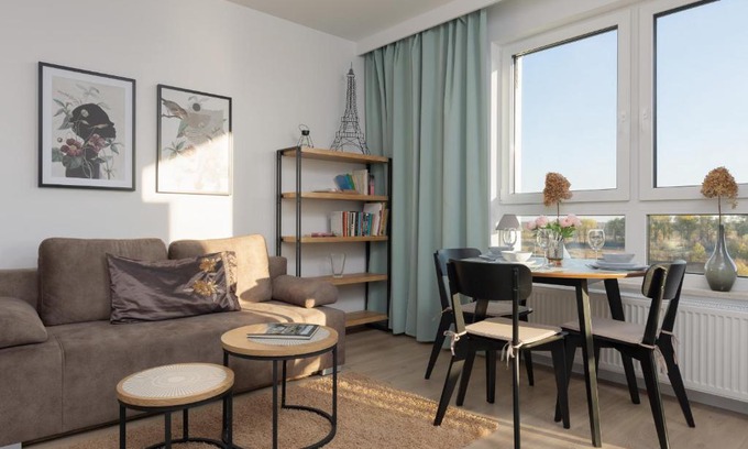 Praga Poludnie Apartment | Praga Apartment with Parking by Noclegi Renters