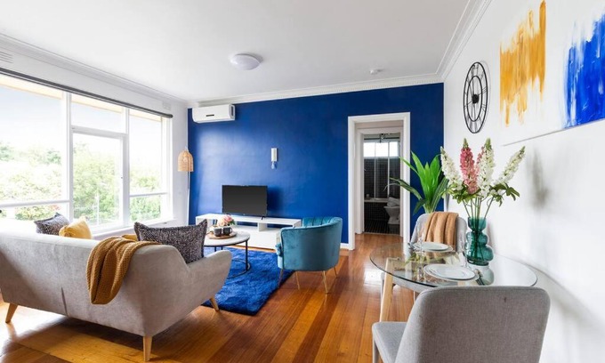 Windsor Apartment | Prahran Chic & Cozy Retreat