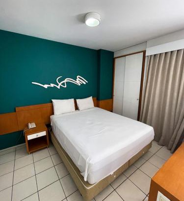 Praia do Canto Apartment | Praia do Canto Apart Hotel - Apto 405 - Varanda Lateral com Vista Mar