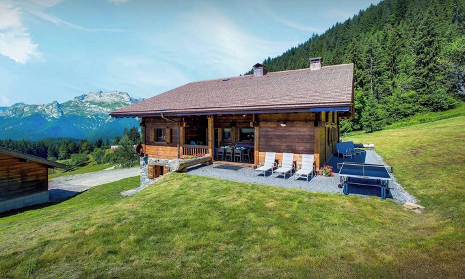 Manigod Ski Chalet | Pralor Le Nova - luxury ski chalet for 8, hot tub & views - OVO Network