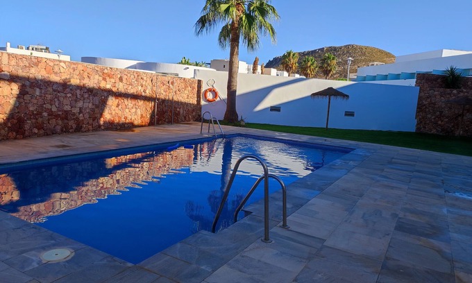 Las Negras Apartment | Precioso Apartamento en Las Negras, Urbanización Tranquila con Piscina