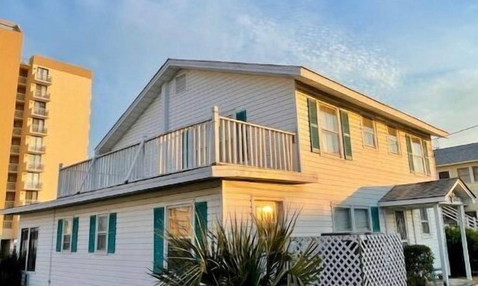 Ash House | Precious Memories Home (across from beach)