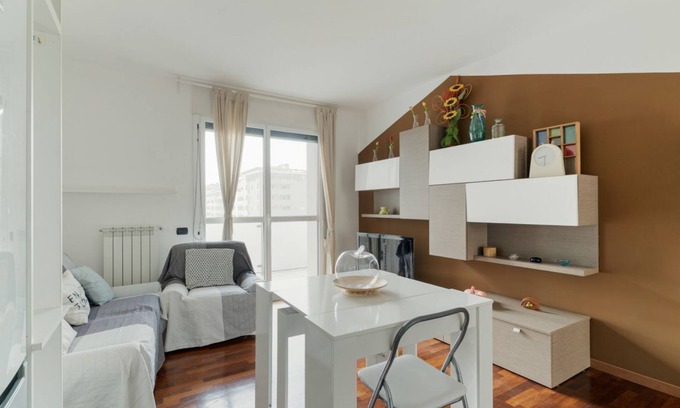 Milan Apartment | Precotto MM1 Apartment - Milano
