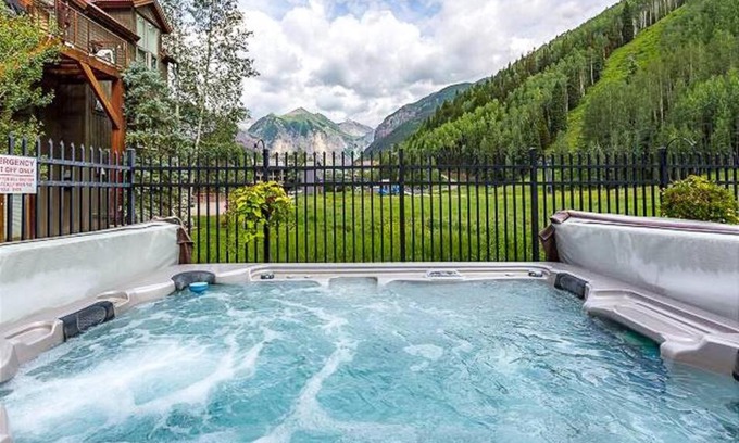 Telluride Apartment | Premier Downtown Telluride Condo with Pool, Hot Tub & Parking