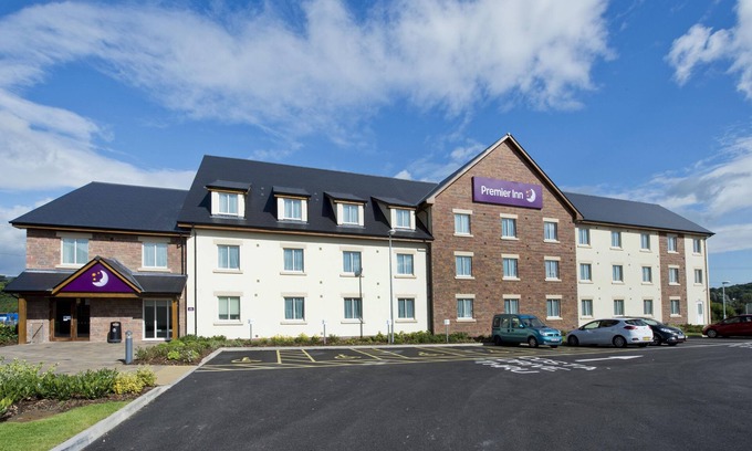 Llanfoist Hotel | Premier Inn Abergavenny