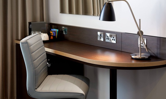Abbey Hotel | Premier Inn London Wimbledon - Broadway