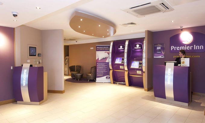 Warwick Hotel | Premier Inn Warwick