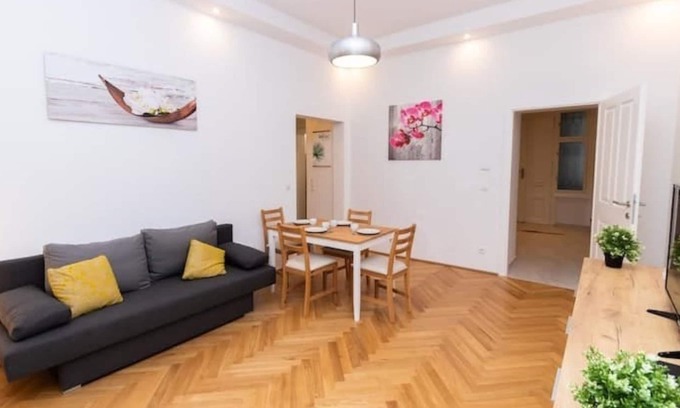 Josefstadt Apartment | Premium Deluxe in the Center