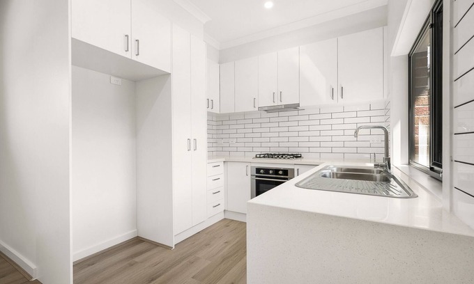 St. Albans House | Premium Double Bedroom In A Beautiful Suburb