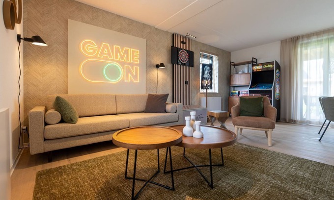 Thorn Villa | Premium Game 4p - Two Bedroom Villa, Sleeps 4