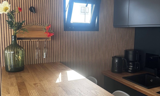 St. Andreas Boat Rental | Premium houseboat water villa