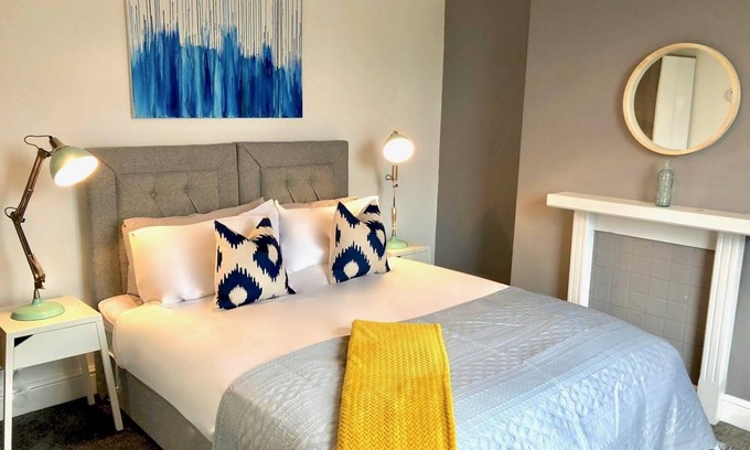 King's Lynn House | Premium King Room or Twin Room