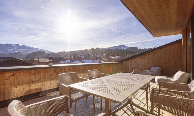Oberndorf bei Kitzbuhel Apartment | Premium Penthouse mit 3 Schlafzimmer by Interhome