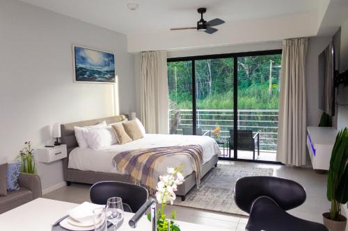 Mandeville Hotel | Premium Studio with Pool View