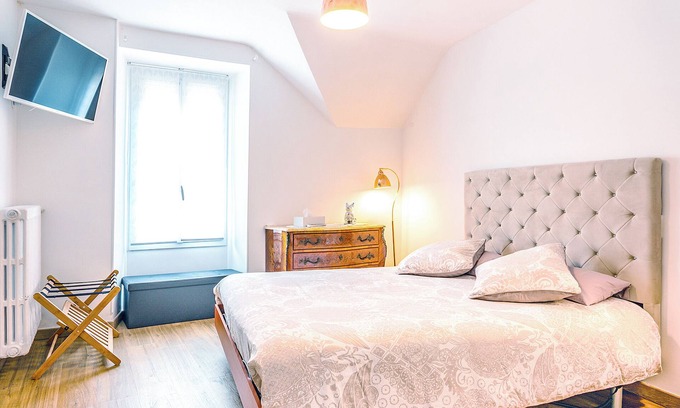 Le Mesnil-sur-Oger Apartment | Premium Suite "Le First" with relaxation area and sauna, exterior and vaulted cellar
