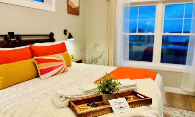 Riverside House | PREMIUM SUNRISE HOUSE Waterfront Views Sauna 20% Off Bike Rentals+MTB Pass