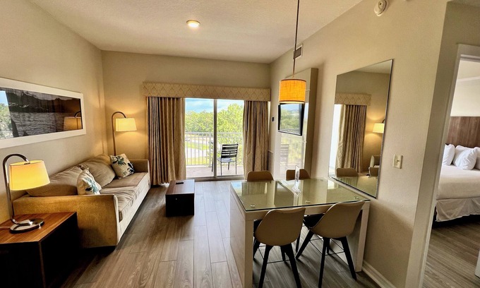 Florida Center Apartment | Premium-Universal Studios King Bed Resort Suite, Free Parking,Full Kitchen, Pool