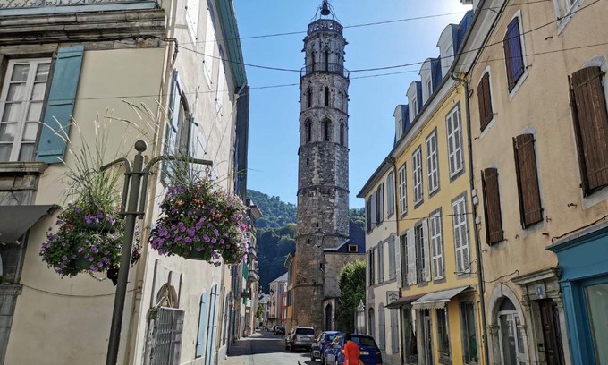 Bagneres-de-Bigorre Apartment | Pres des thermes