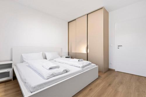 Ruzinov Apartment | Pressburg Airport Apartment with own parking
