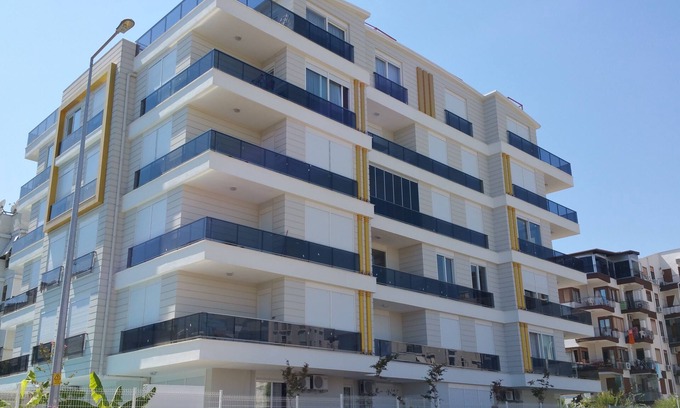Liman Mahallesi Apartment | Prestige Park Residence - 3 (150m of the sea)