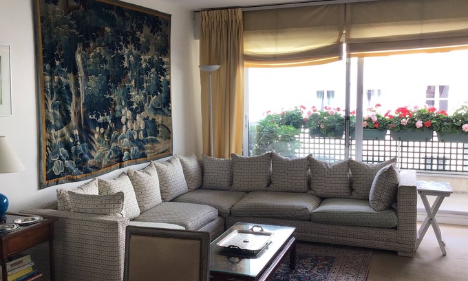 Neuilly-sur-Seine Apartment | Prestige quiet apartment, close to the Champs Elysées