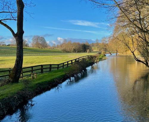 Quenington House | Pretty Cotswold Cottage with garden near Bibury