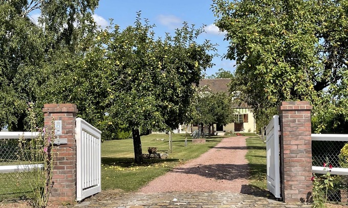 Petit Moisenay House | Pretty country house in quiet, picturesque village