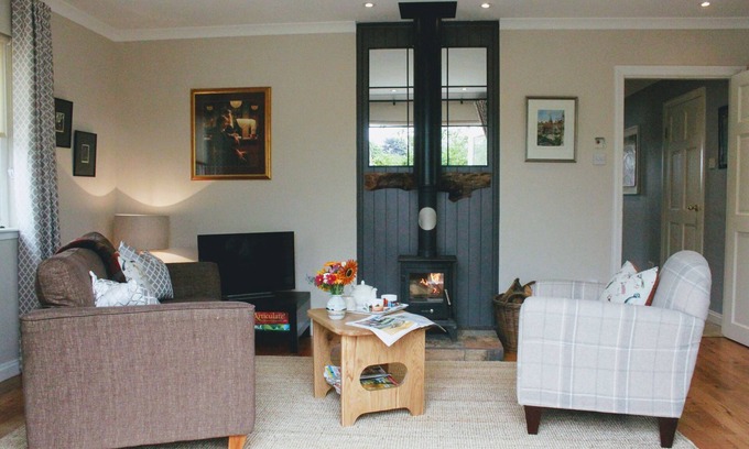 Duns Other | Pretty Farmhouse Cottage
