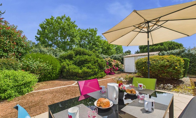 Saint-Vincent-sur-Jard House | Pretty house for 4 people with garden