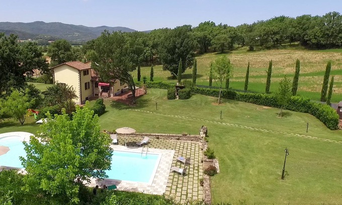 Santa Reparata Villa | Pretty Tuscan House next Anghiari, 8/14 guest,Pool A.C WI.FI Familys & friends