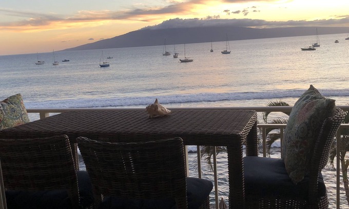 Historic Lahaina Front Street Condo | Price reduced for Oct/November nLahaina Roads. 4th floor Oceanfront Gem