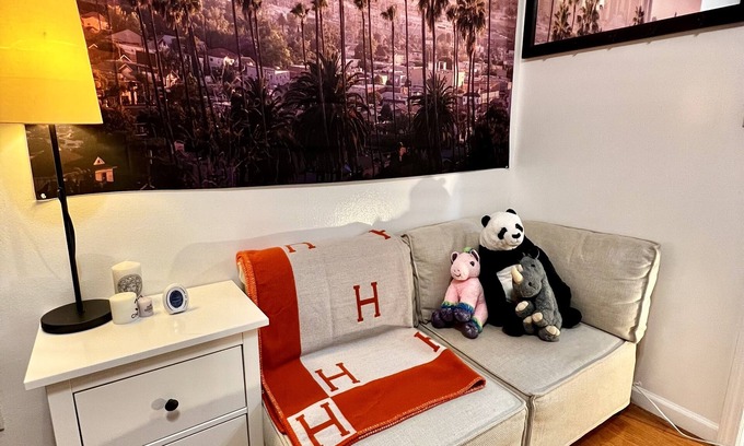 Bowery Apartment | Prime - Close to Soho Entire 2 Bedroom Apartment