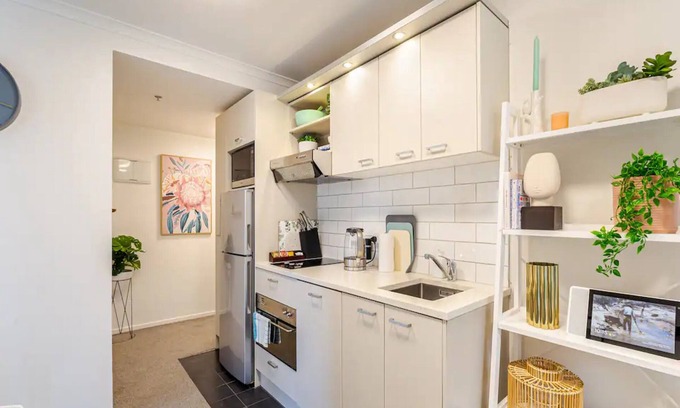 Grafton Apartment | Prime Location - 2 Bedroom Urban Retreat