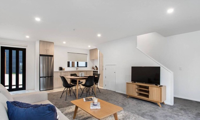 Addington House | Prime Location Cosy Warm Free Off Street Park