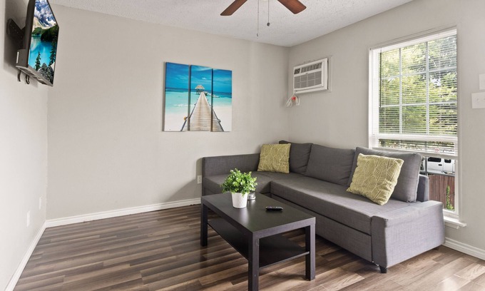 Central Arlington Apartment | Prime Location! Less than a mile from AT&T Stadium