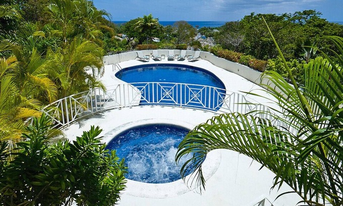 Sandy Lane Villa | Prime location on the Platinum Coast