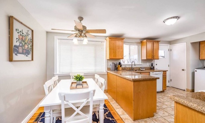 Murray House | Prime Location Remodeled Rambler Near Cottonwood Canyons