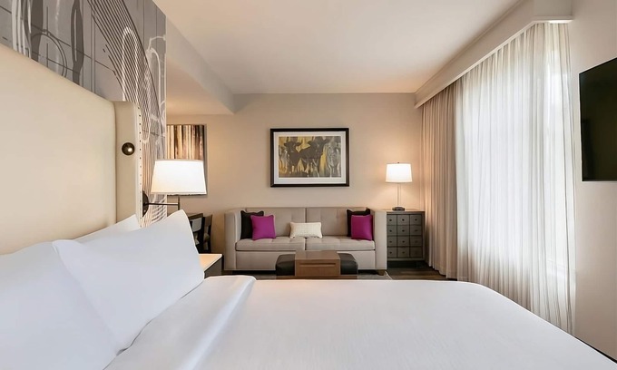 Berkeley Heights Hotel | Prime Location! 3 Convenient Units, Pool, Free Parking, Free Breakfast!