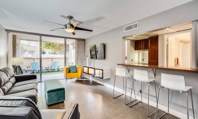 South Scottsdale Condo | Prime Old Town Scottsdale location! Ground level with patio. Pool & hot tub