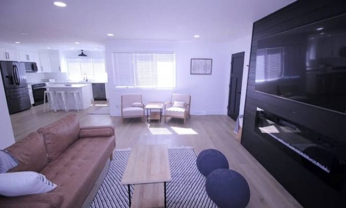 Hays House | Prime on the Nine