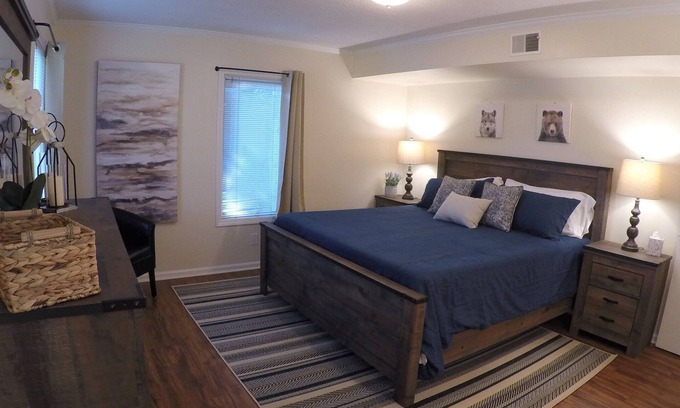 Racquet Club Village Condo | Prime S. Asheville Racquet Club Condo - Close to Blue Ridge Parkway!