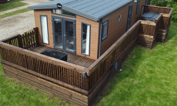 Runswick Bay Cottage | PRIMROSE LODGE, pet friendly, country holiday cottage in Staithes