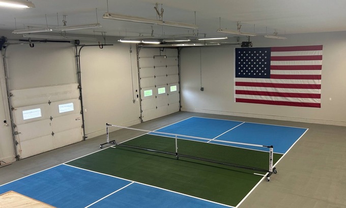 Newaygo House | Pristine, 5000 sq ft waterfront Resort with Indoor Pickleball and boat rental!