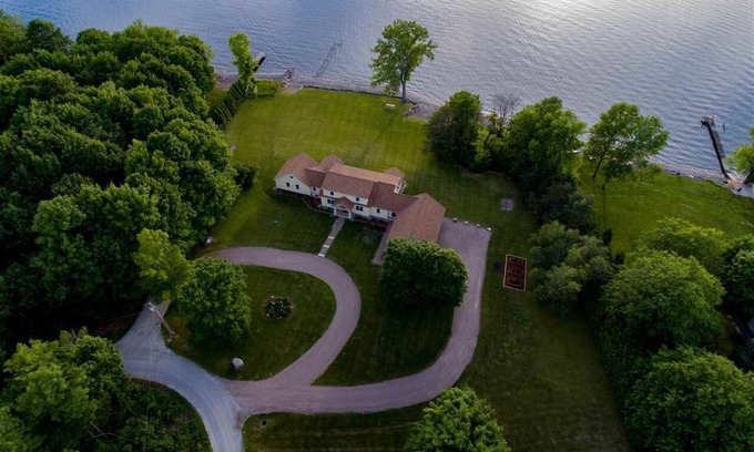 Grand Isle House | Private and Expansive Lake Champlain Waterfront, Spectacular Views and Sunsets!