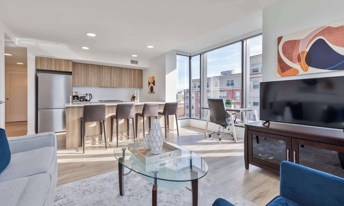 Medical Center Area Apartment | Private Apt with Kitchen & Gym