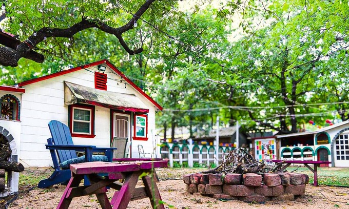 Fort Worth Apartment | Private Artist Retreat Near the Stockyards