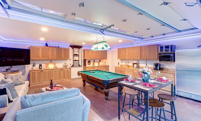 Vista Cottage | Private, ! B/B, Billiard room with deck, Outdoor living, Privacy, Fenced, Yard