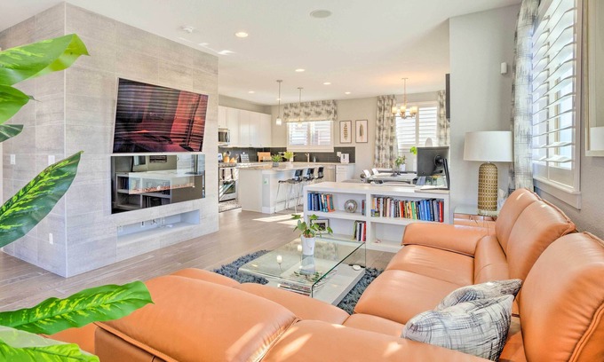 University Hills House | Private Balcony: Pet-Friendly Denver Escape!