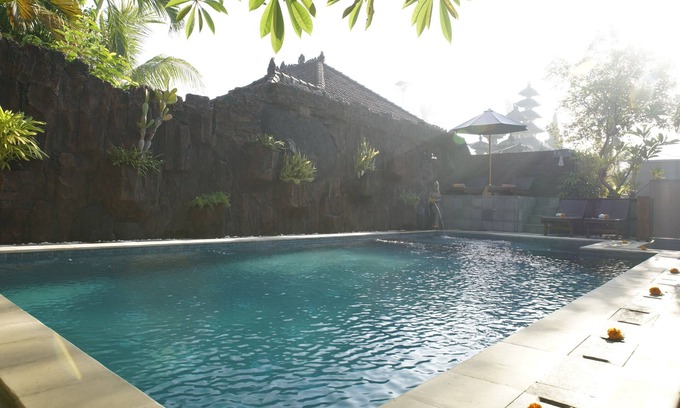 Anturan House | Private Balinese-style Bungalow and pool