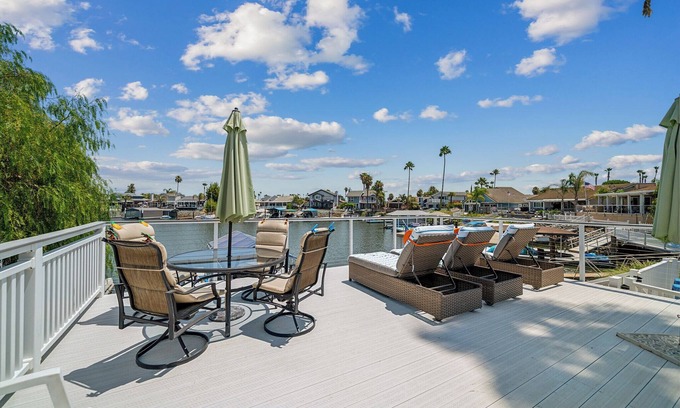Discovery Bay House | Private Bay Mins to Fast Water! Spa!